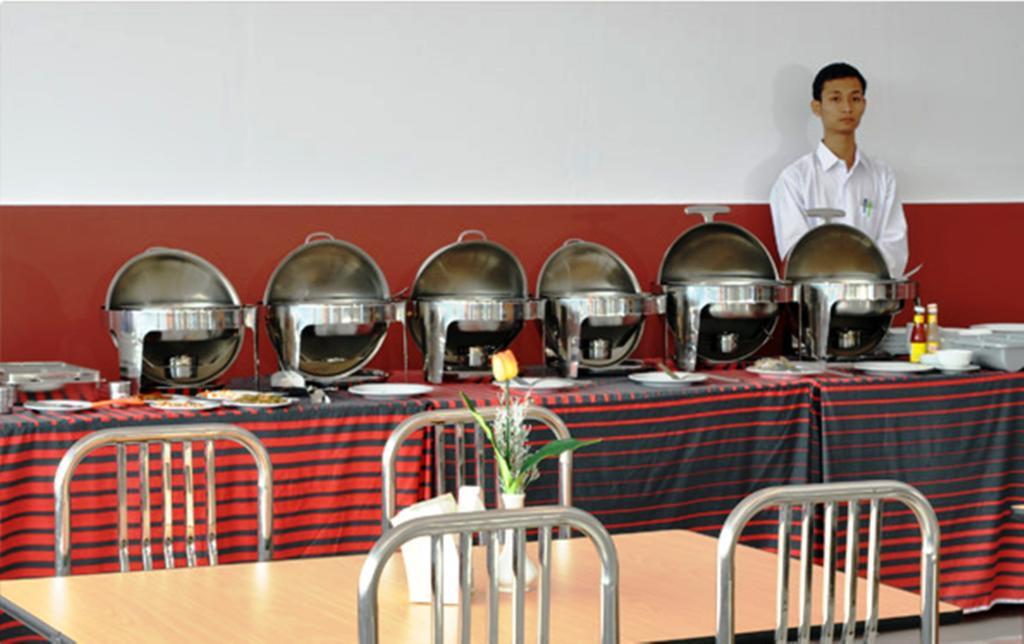 โรงแรมโคลเวอร์ 3*