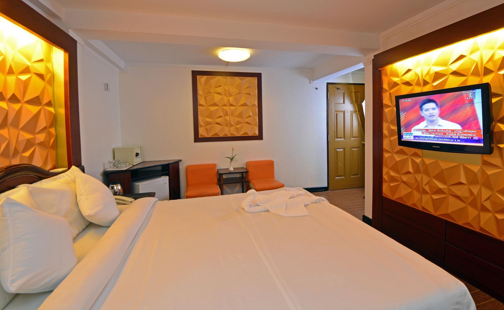 Hotel Clover 3*