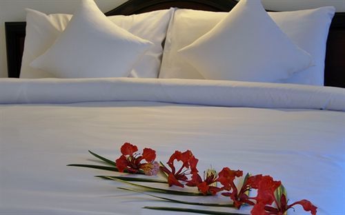 Clover Hotel Yangon