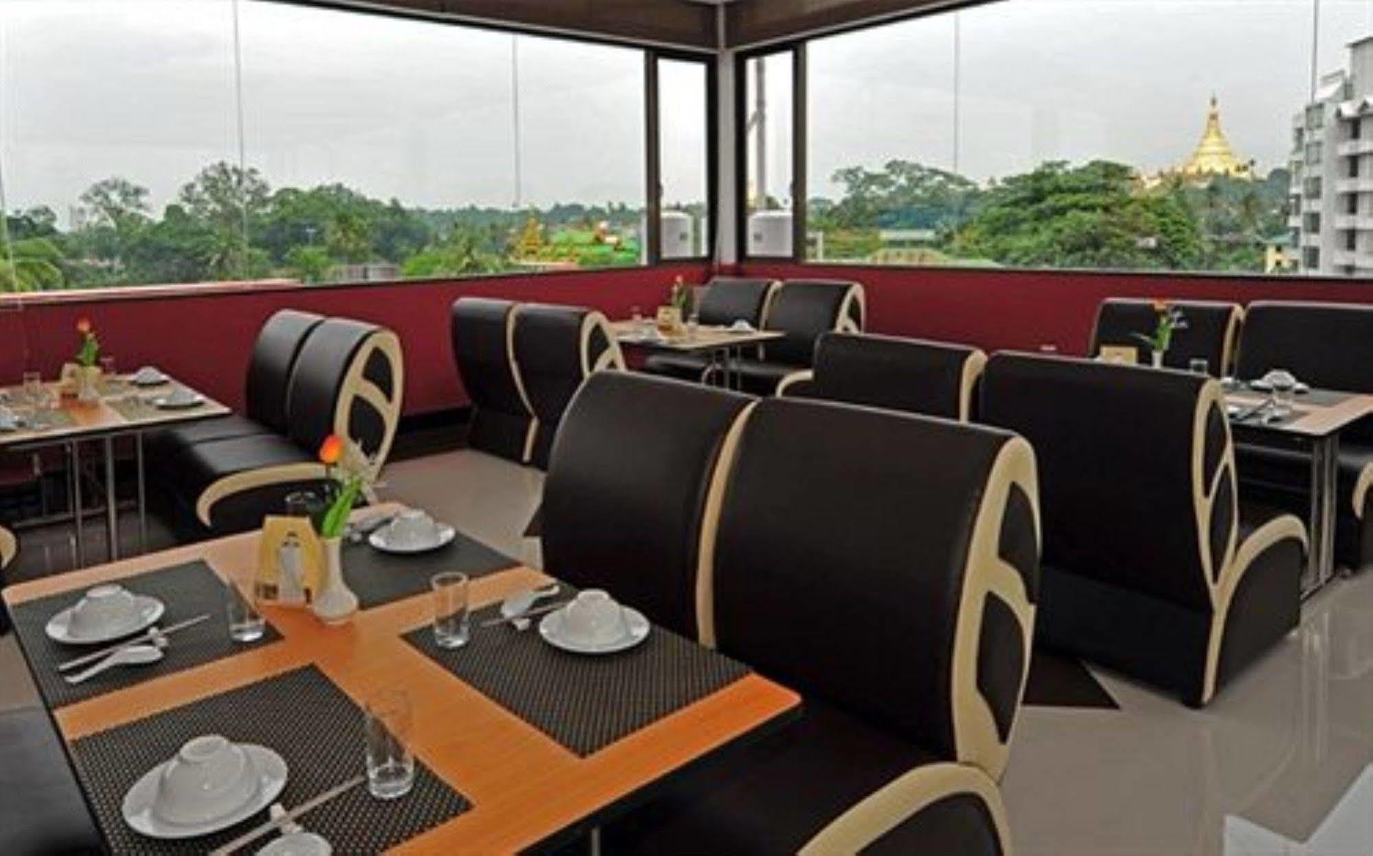 Clover 3* Yangon