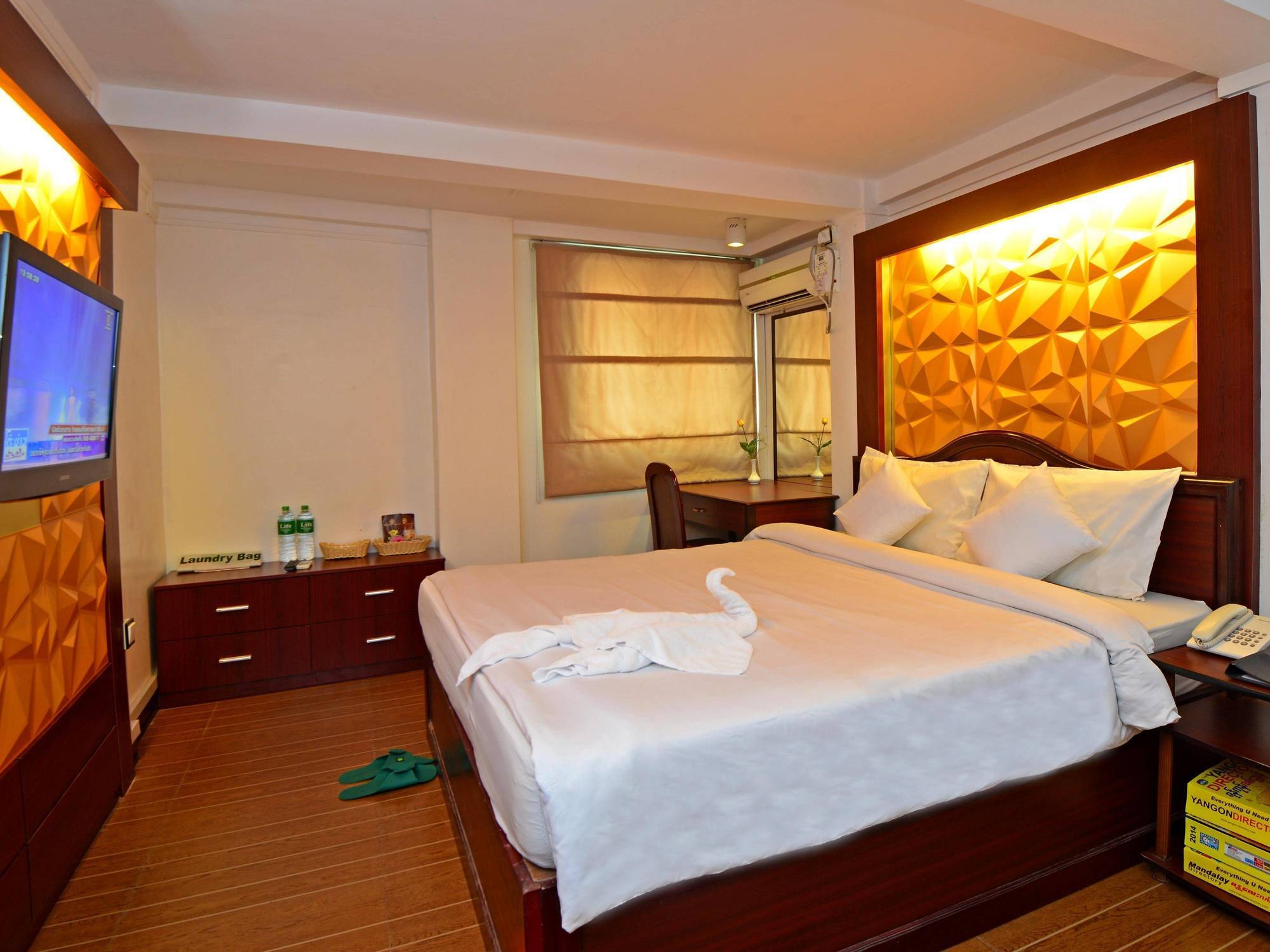 Clover 3* Yangon
