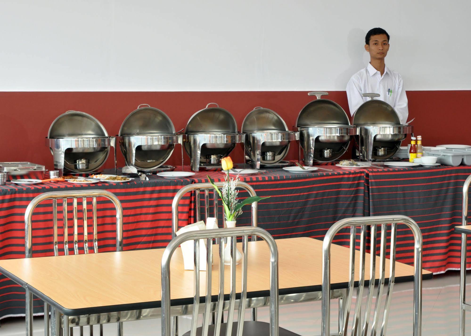 Clover 3* Yangon