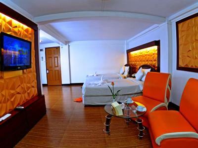 Clover Hotel