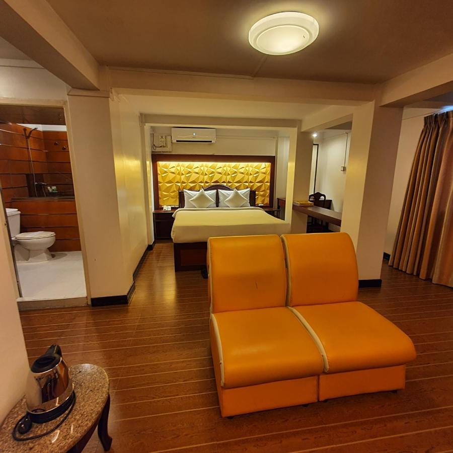 โรงแรมโคลเวอร์ โรงแรม